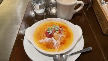 大手町駅徒歩1分のカフェバーでいただくパリとろ食感の濃厚クレームブリュレ