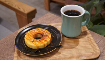 大阪梅田駅近くの広々ゆったりカフェでいただくブリュレバームプレーン